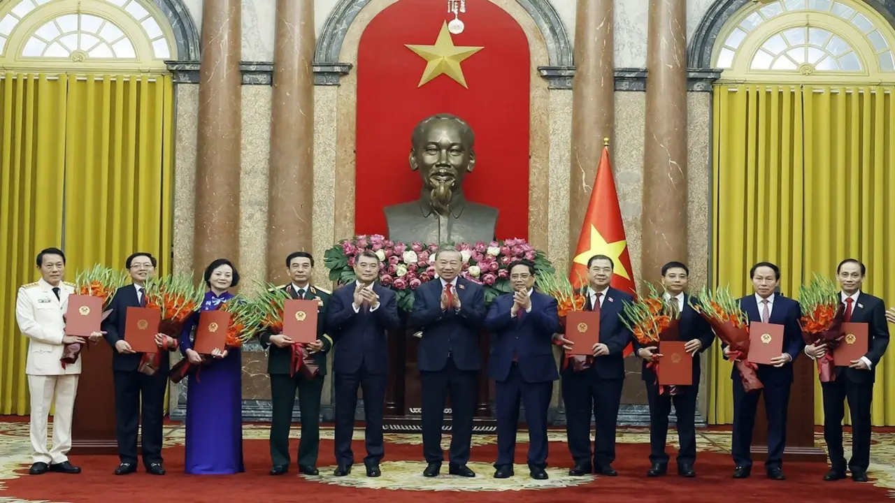 Tổng Bí thư, Chủ tịch nước trao quyết định bổ nhiệm các thành viên Chính phủ