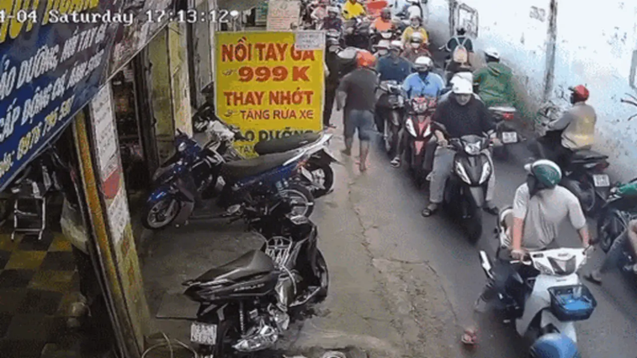 TP.HCM: Làm rõ vụ thanh niên hành hung 2 người nhập viện sau va chạm giao thông