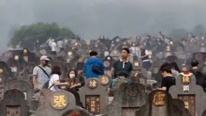 Trung Quốc siết luật để giải bài toán 'đất nghĩa trang đắt gấp 10 đất ở'