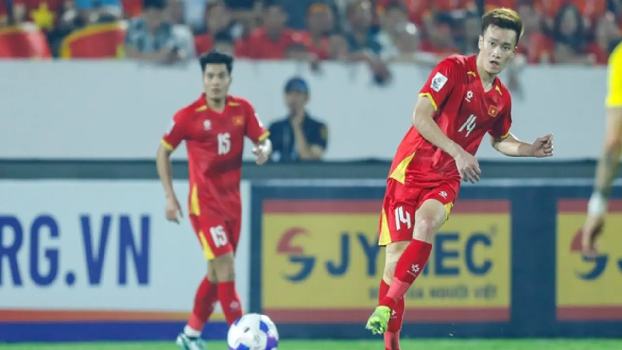 Tuyến giữa đội tuyển Việt Nam: 'Ốc đảo' lặng lẽ cạnh Hoàng Đức, giữa dàn sao nhập tịch