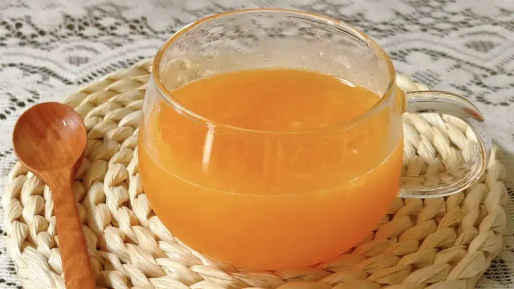 Uống nước cam hay ăn quả cam tốt hơn?