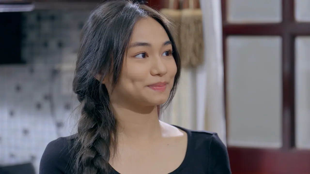 Vai người thứ ba trong 'Bóng ma hạnh phúc' gây phản ứng