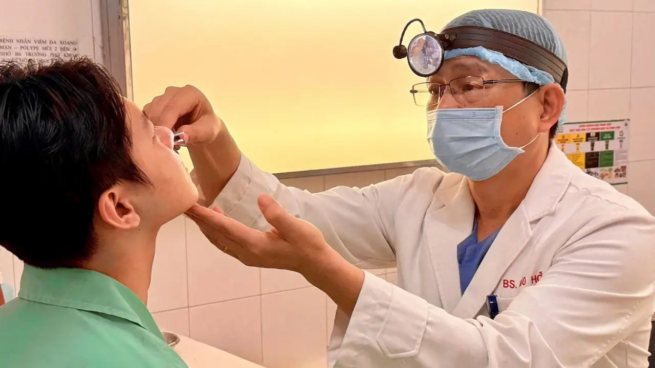 Viêm xoang 'phá hủy' xương trán chàng trai