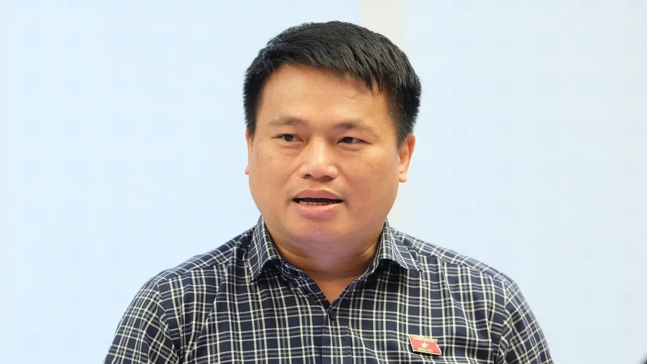 'Xây kho dự trữ xăng dầu quốc gia như mua bảo hiểm cho nền kinh tế'